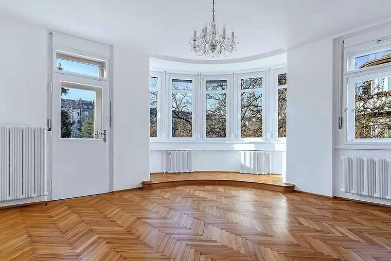 Luxusní prvorepublikový byt 4+kk po rekonstrukci — Praha